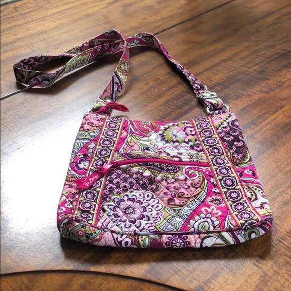 Vera Bradley Handbags - Vera Bradley Hipster Crossbody